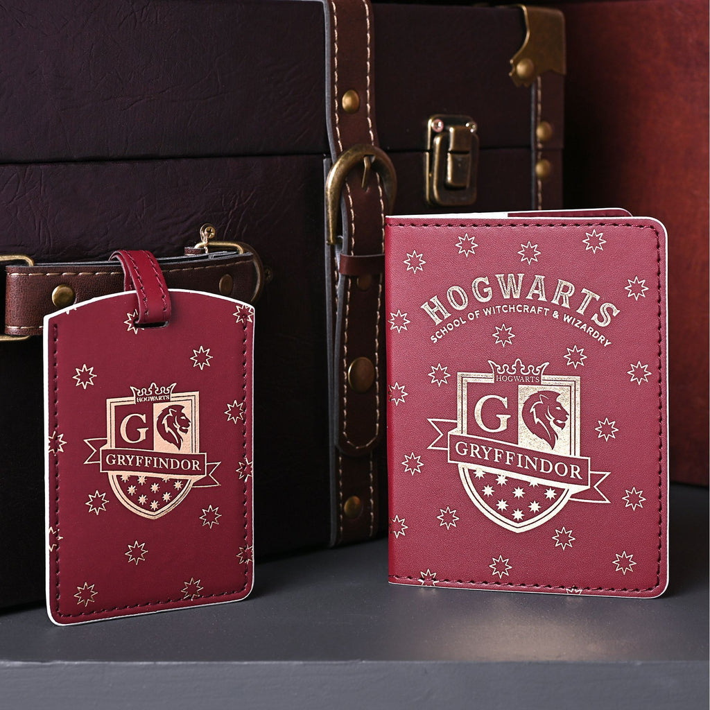 Warner Bros Harry Potter Alumni Passport Holder & Luggage Tag - Gryffindor