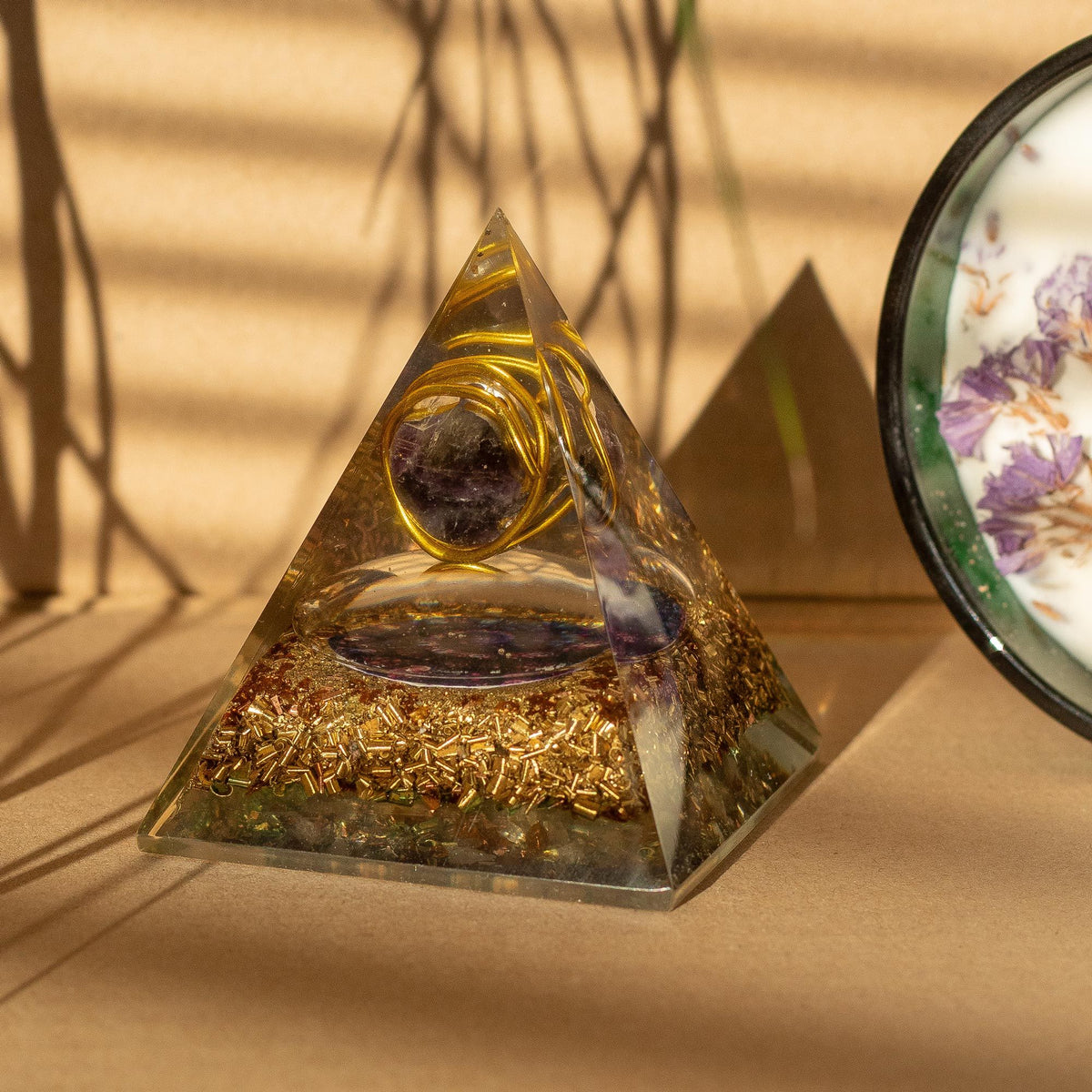 Med Organite Pryamids 7x6cm - Wrapped Amythist - Copper Chips product image