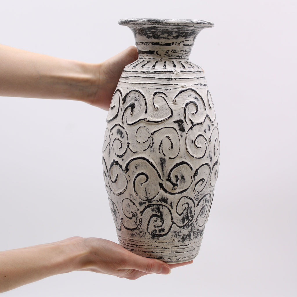 Swirls Shaped Vase - Cream product image 4