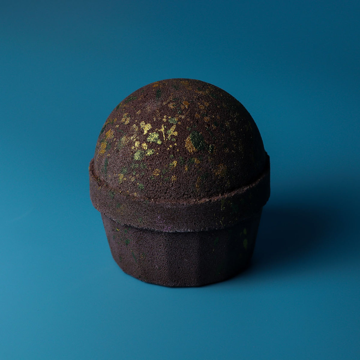 Dubai Bath Bomb - Emerald Oudh Truffle product image 2