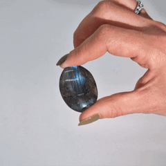 Madagascar Labradorite Palm Stone (approx 25-30gms 55-60mm) product image 2