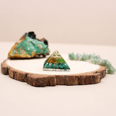 Sm Orgonite Pyramid 25mm Gemchips and Copper (assorted colours/designs) product image 8
