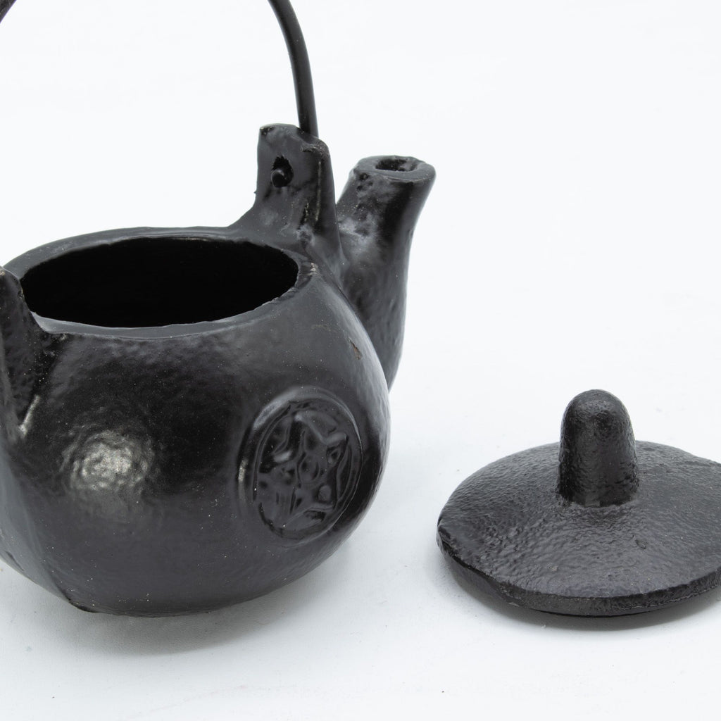 Small Cast Iron Ritual Pot with Pentagon 8x8x10cm product image 4