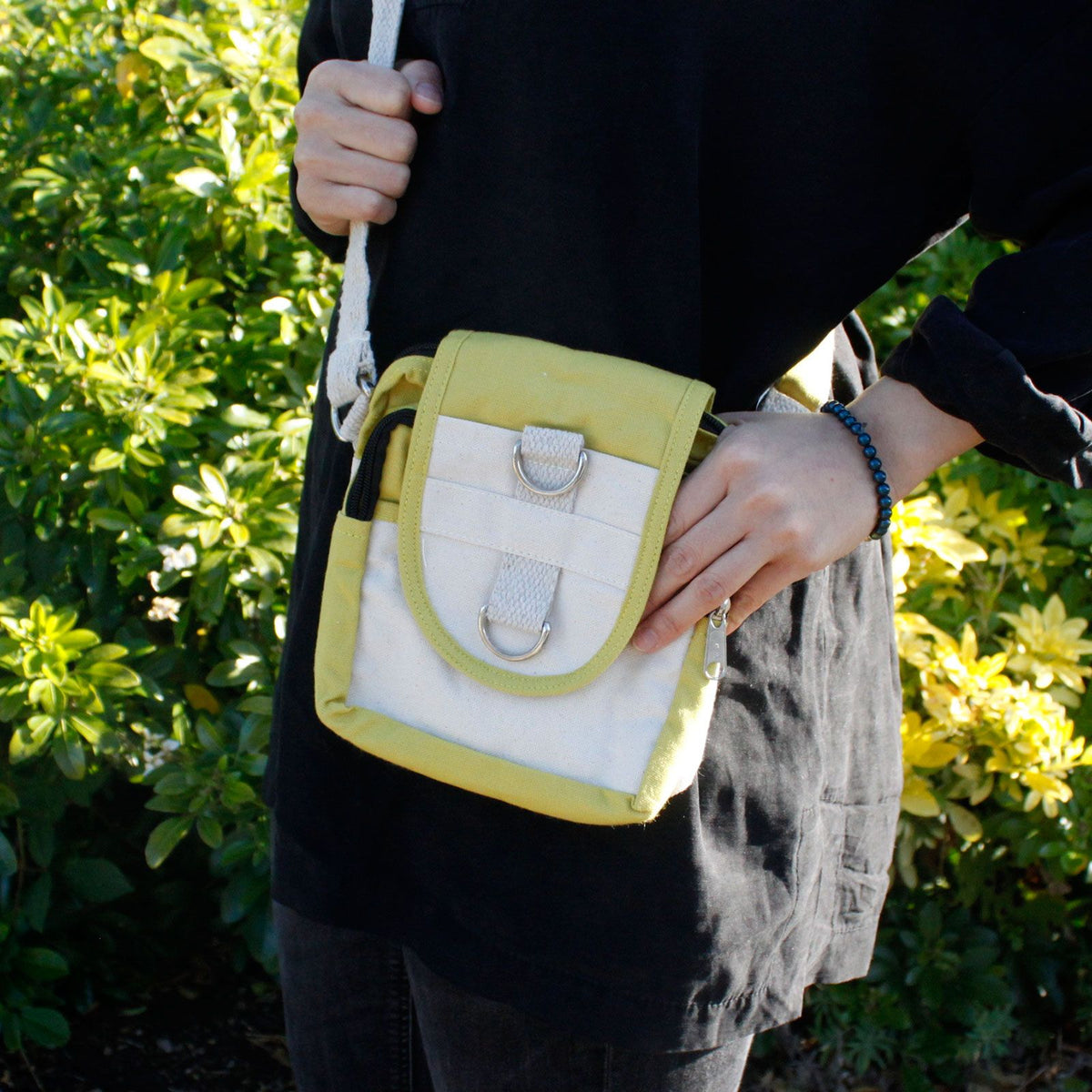 Natural Travel Bag - Olive product image 3