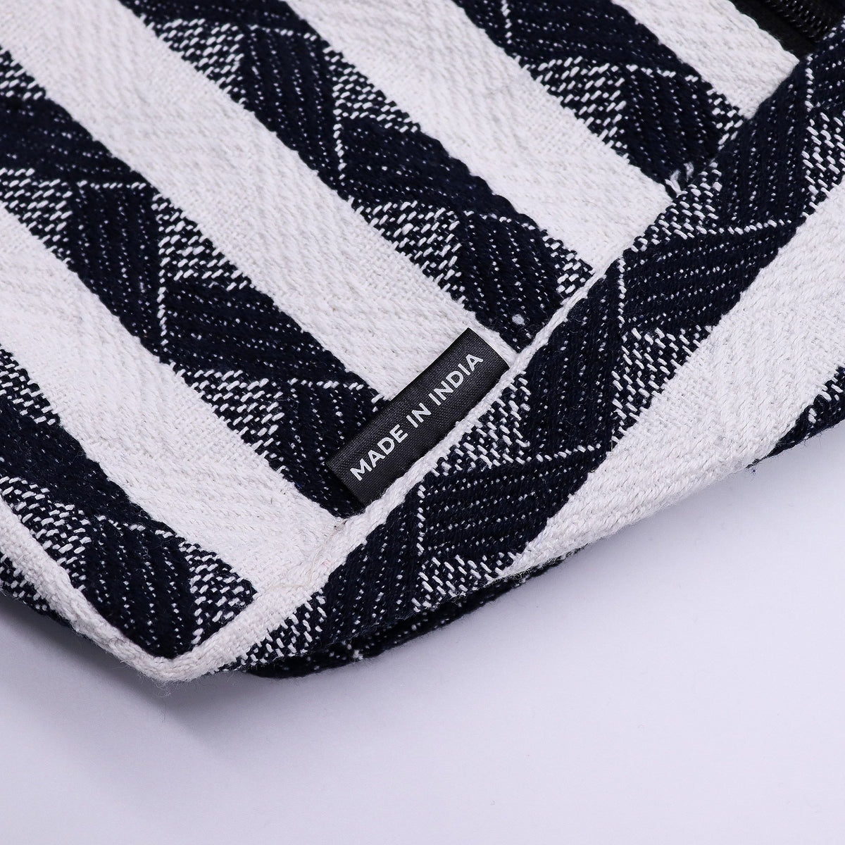 Nomad Sari Jacquard Natural Wander Muse Bags - Atlas Nomad product image 2
