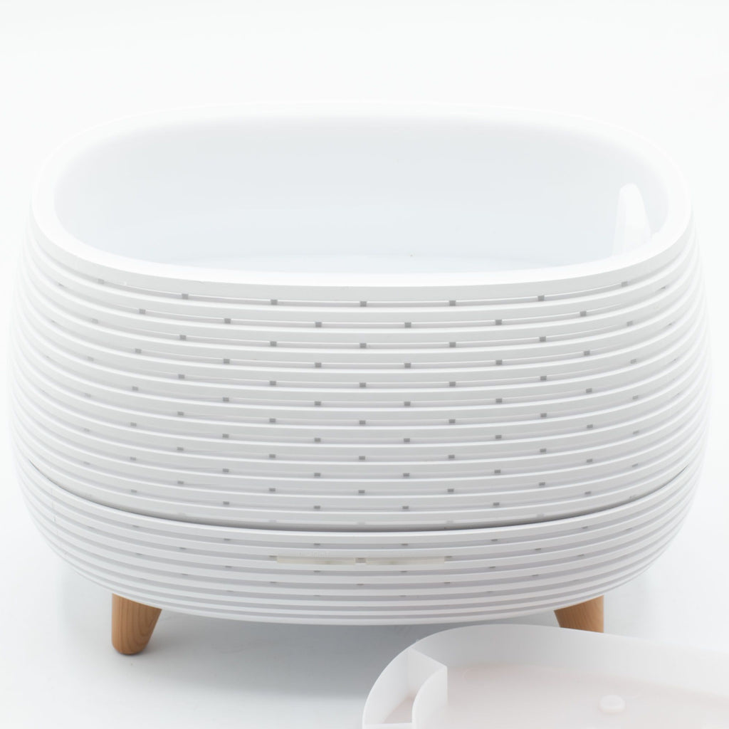 Futuristic Ribbed Aroma Diffuser with Colour-Changing Light product image 3