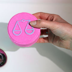 Set of Zodiac Bath Fizzers with Horoscope - Libra product image 2