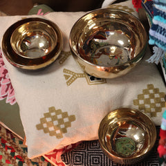 Medium Shining Bell-Metal Handmade Singing Bowl (approx 750g) - 15cm product image 4