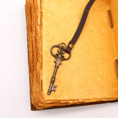 Oiled Leather & Key - 200 pages decle-edged - 13x18cm product image 2