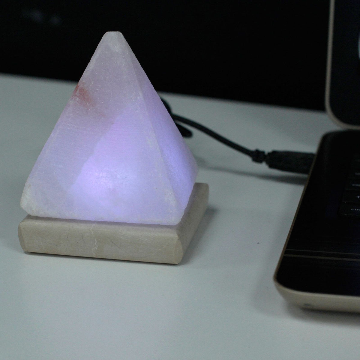 Quality USB Pyramid WHITE Salt Lamp - 9 cm (multi) product image 3