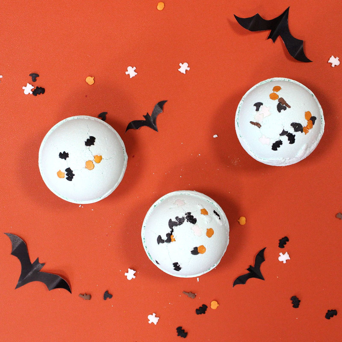 Coconut & Lime Halloween Bath Bomb product image 2