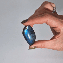 Madagascar Labradorite Leaf Stone (approx 15-20gms 45-55mm) product image 2